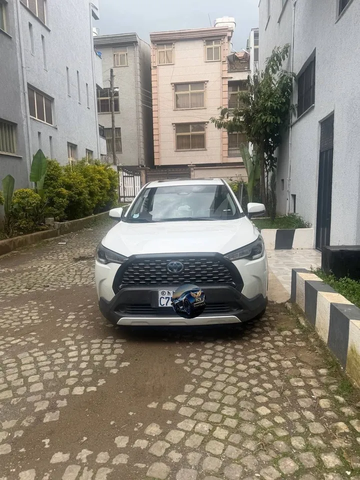 2024 Toyota Corolla Cross Hybrid – photo 6