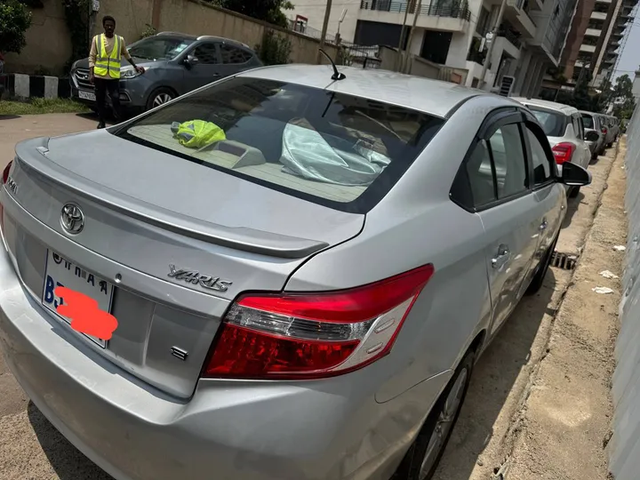 Toyota Yaris 2017 Sedan – photo 3