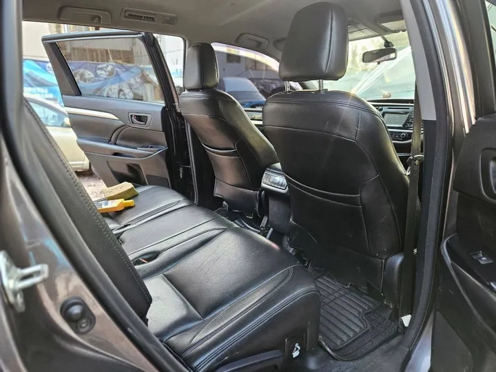 2015 Toyota Highlander SUV – photo 9