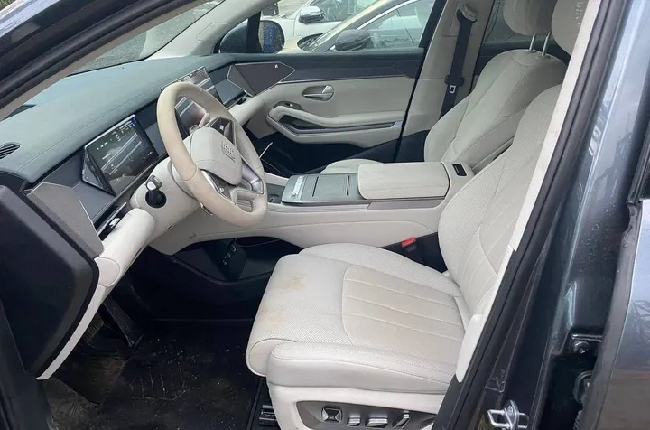 2025 BYD Tang Exclusive Electric SUV – photo 5