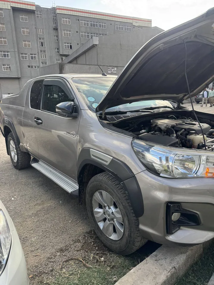 Toyota Hilux Pickup 2020 – photo 3