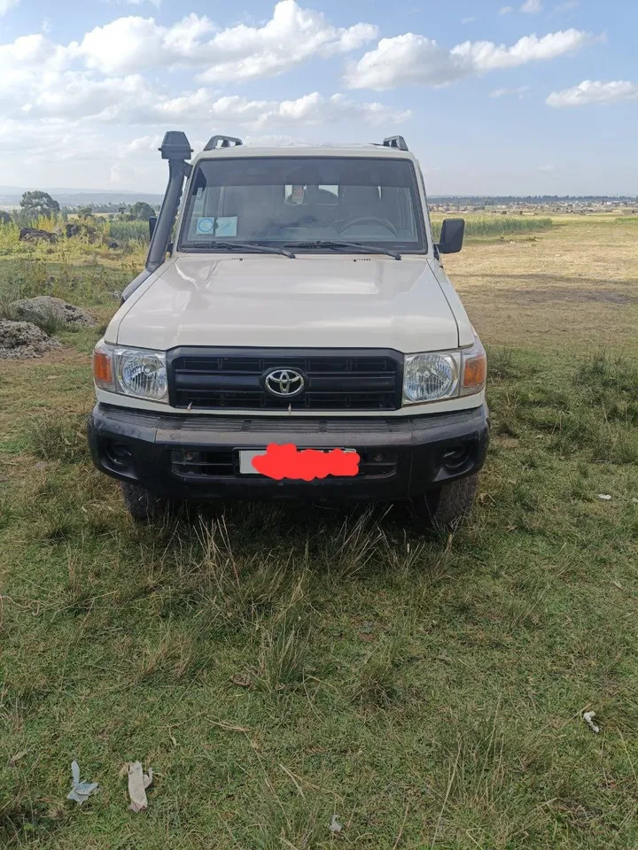 Toyota Land Cruiser Pickup 2019 – photo 4