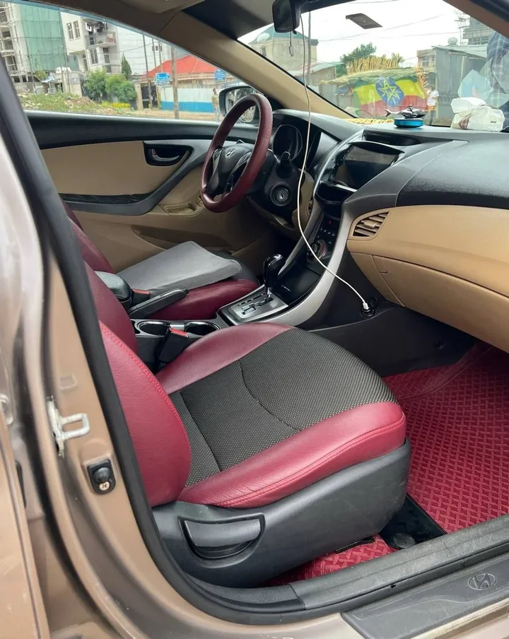 Hyundai Elantra 2012 Automatic – photo 7