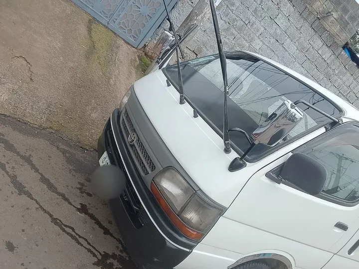 Toyota Hiace 5L 2002 Van – photo 3