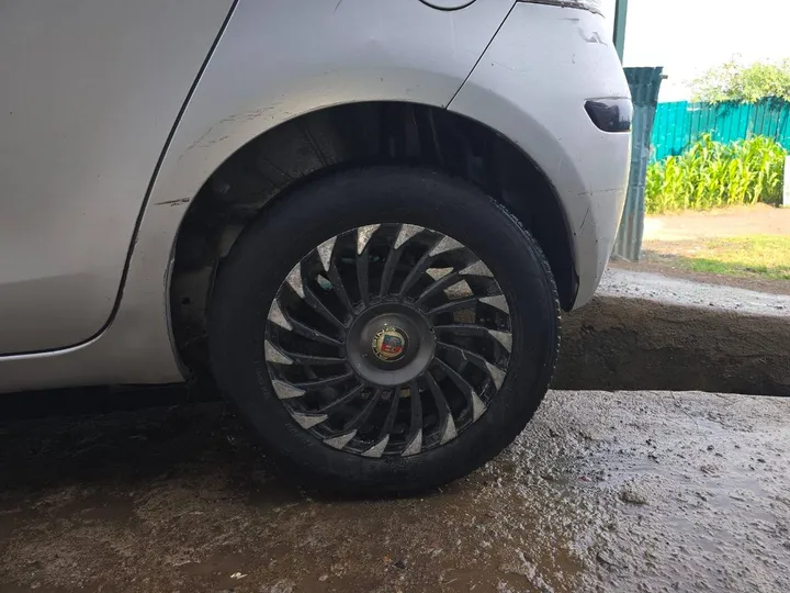 Toyota Yaris Compact 2010 – photo 6