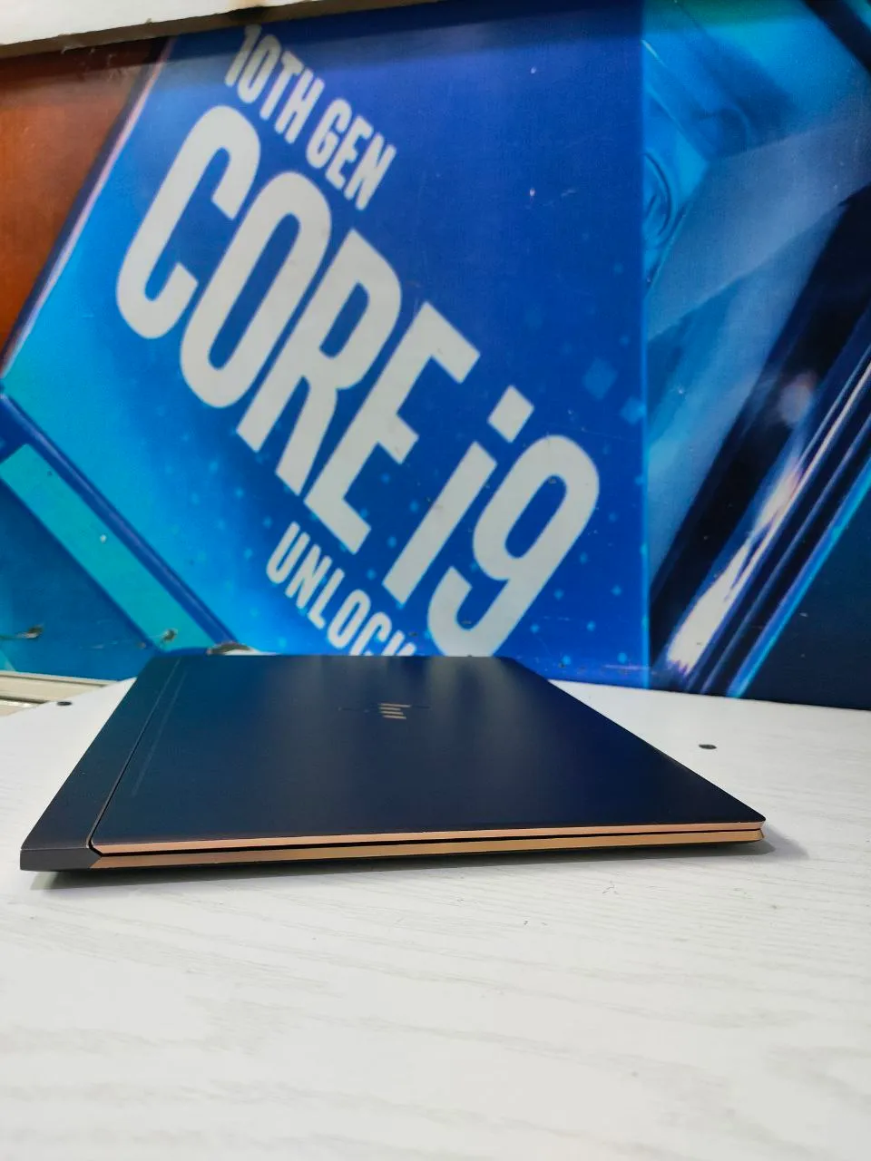 HP Spectre i5 8th Gen Laptop – photo 3