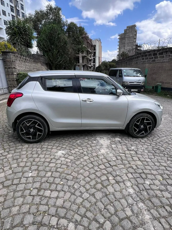 Suzuki Swift 2021 Automatic – photo 4