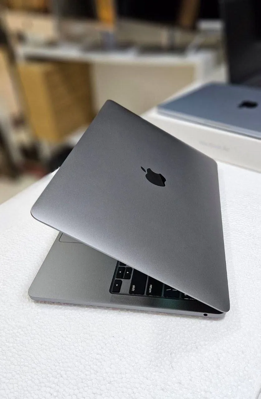 Apple MacBook Pro M2 13 inch 2022 – photo 3