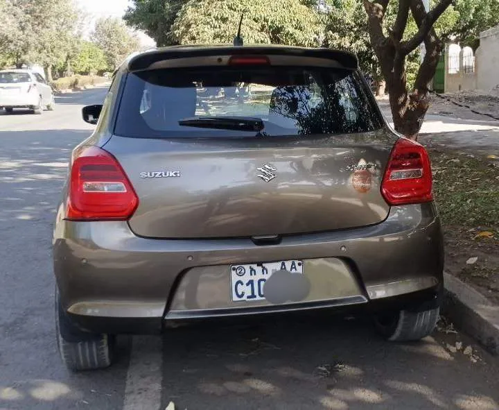 Suzuki Swift 2022 Automatic Sedan – photo 6