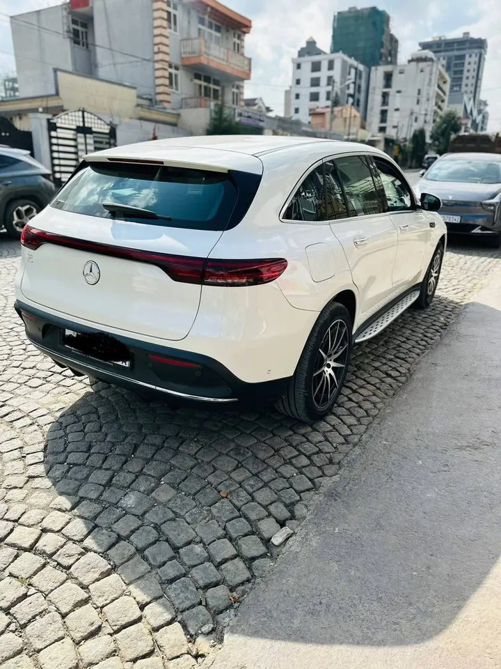 2022 Mercedes-Benz EQC 400 – photo 3