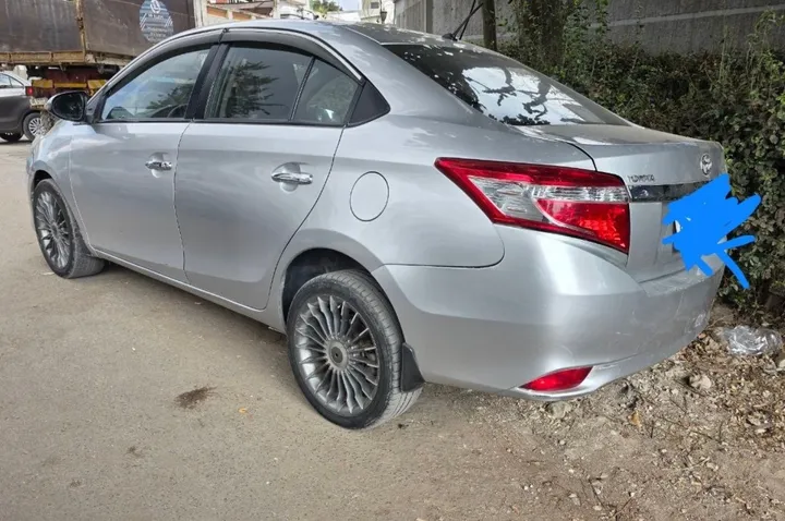 Toyota Yaris Sedan 2015 Automatic – photo 4