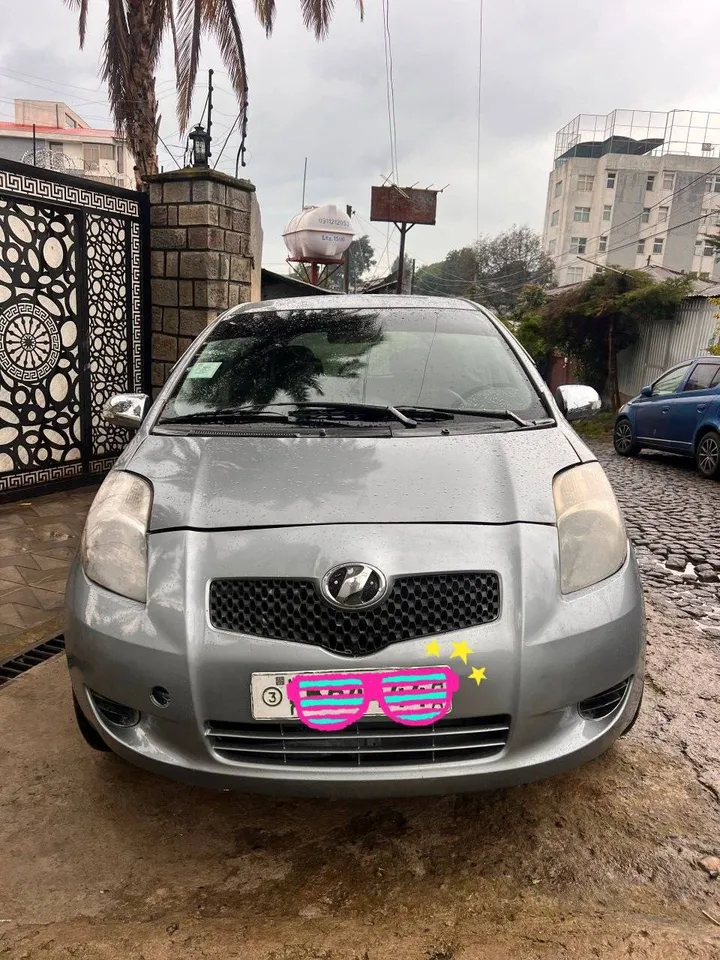 Toyota Yaris Compact 2007 Automatic – photo 4