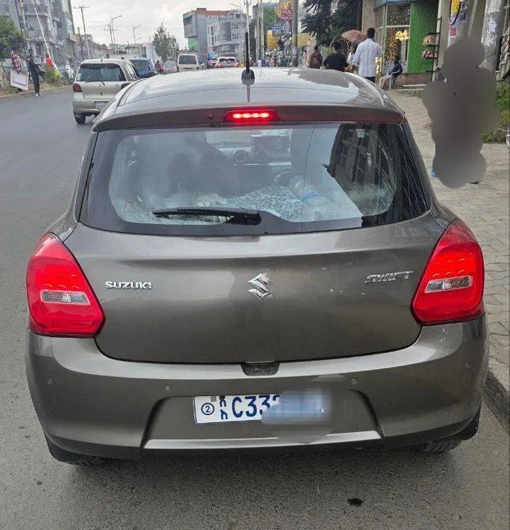 Suzuki Swift 2022 Automatic – photo 3