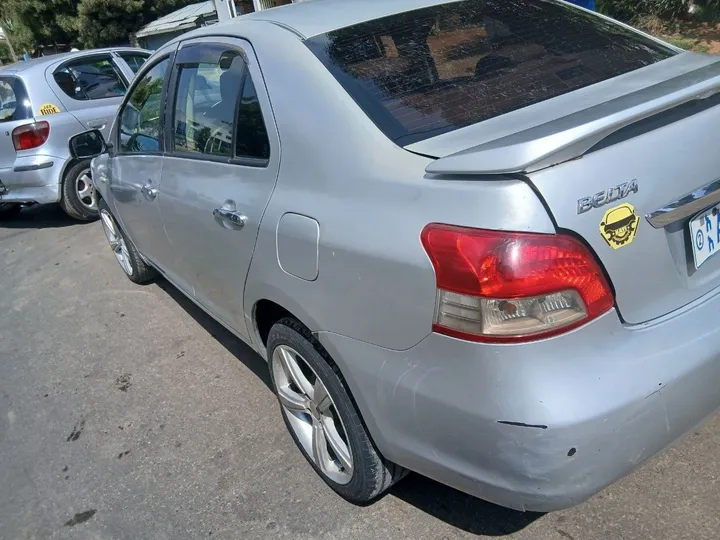 Toyota Yaris Belta 2007 – photo 3