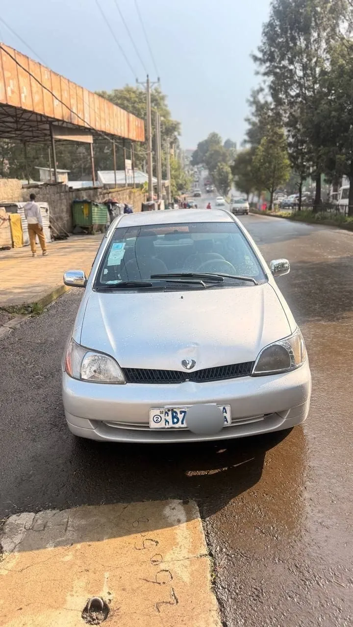 Toyota Platz 2001 – photo 3