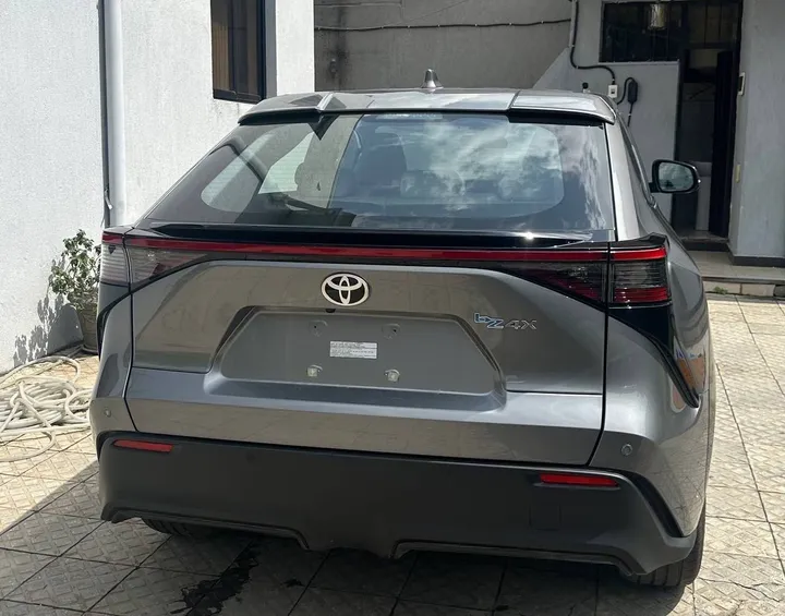 Toyota BZ4X 2WD Electric SUV 2025 – photo 4