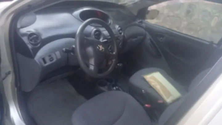 2002 Toyota Vitz Automatic – photo 4