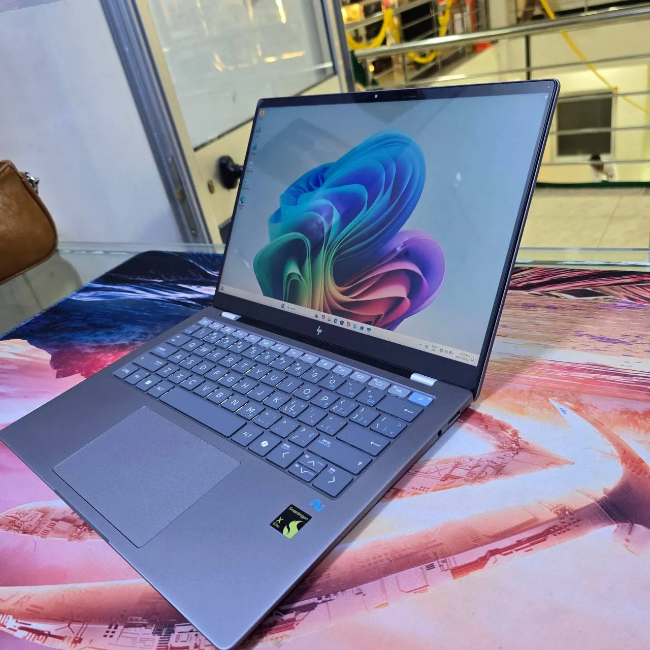 HP OmniBook X 14 Snapdragon Laptop – photo 3