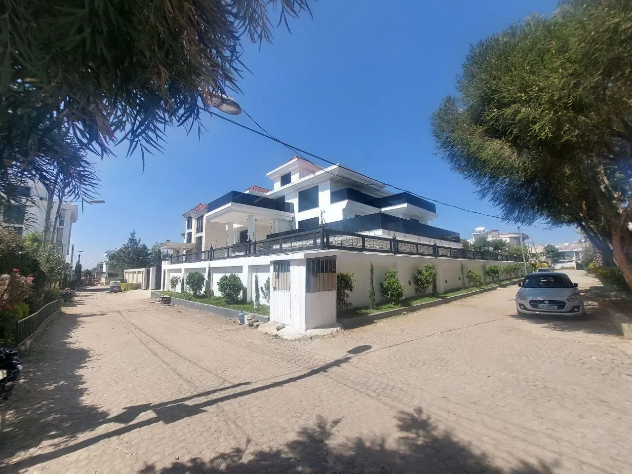 Modern G+2 House in Semit – photo 4