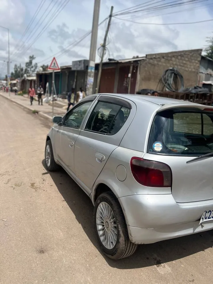Toyota Vitz 2001 Automatic – photo 4