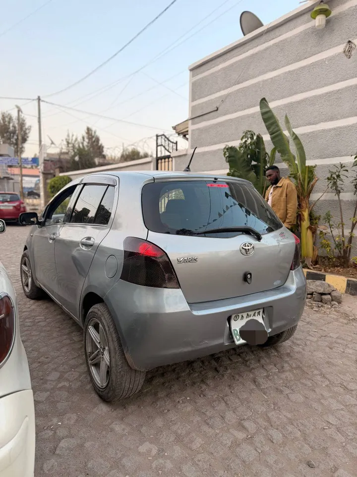 Toyota Yaris Compact 2007 – photo 4