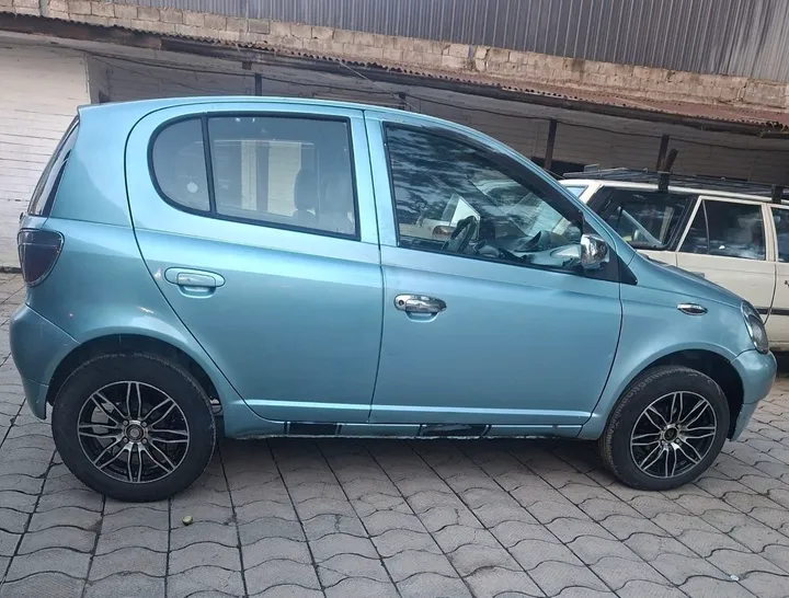 Toyota Vitz Automatic 2001 – photo 3