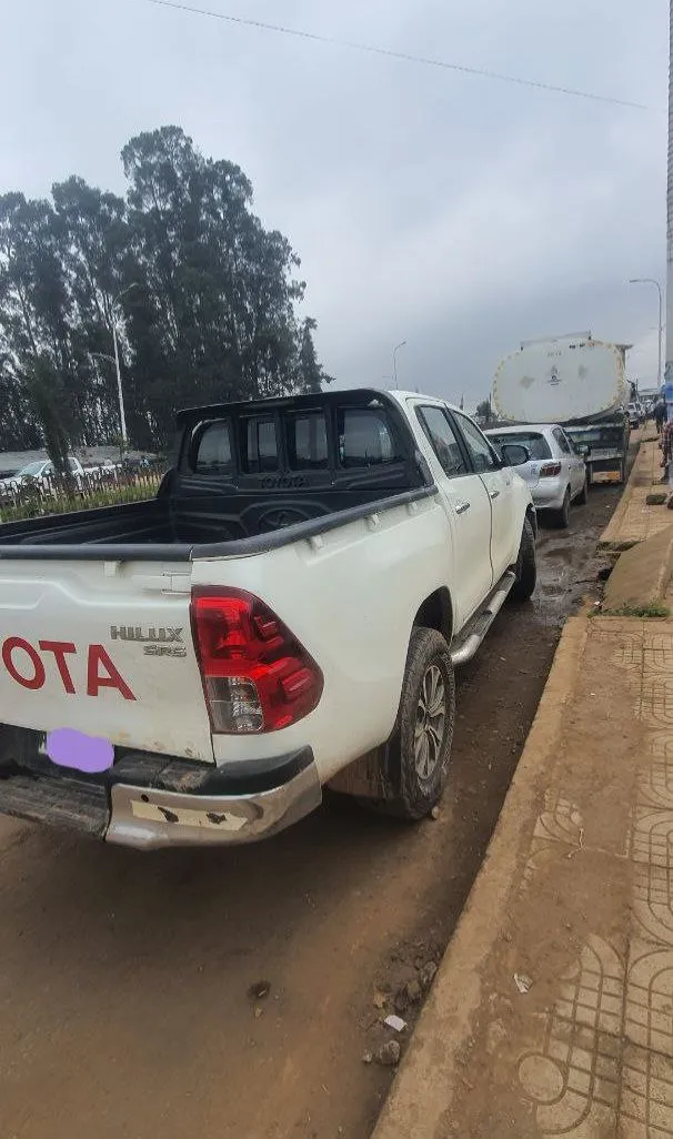 Toyota Revo Double Cab Hilux – photo 3