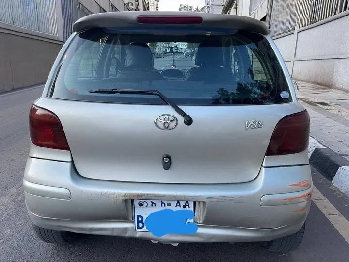 Toyota Vitz 2003 Automatic – photo 3
