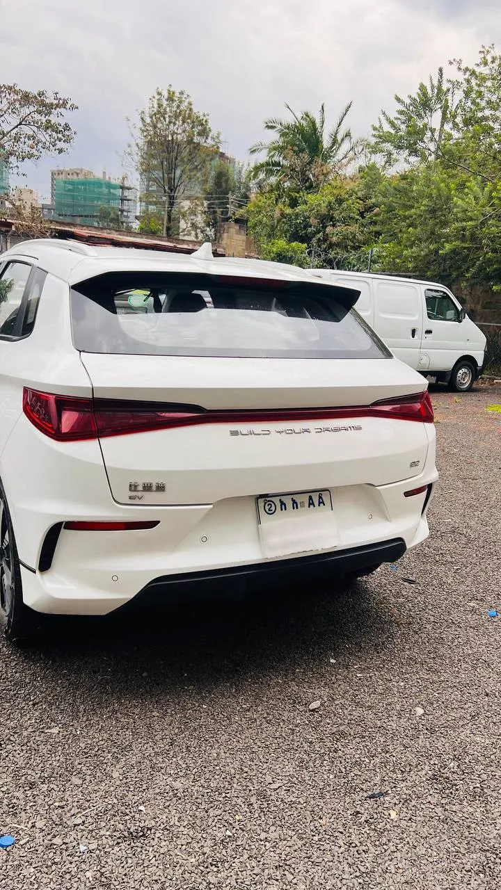 BYD E2 Premium EV 2025 – photo 3