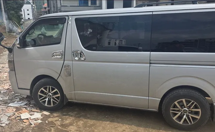 Toyota Hiace 2007 Diesel Automatic – photo 6