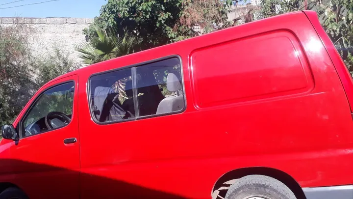 Toyota 2LT Dolphin Van – photo 4