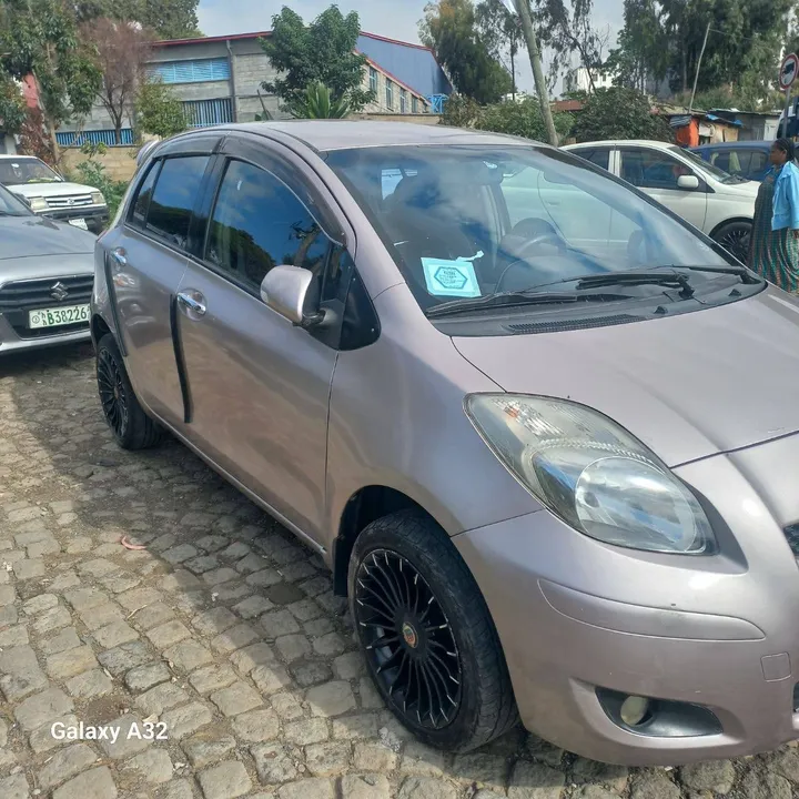 Toyota Yaris Compact 2010 Automatic – photo 5
