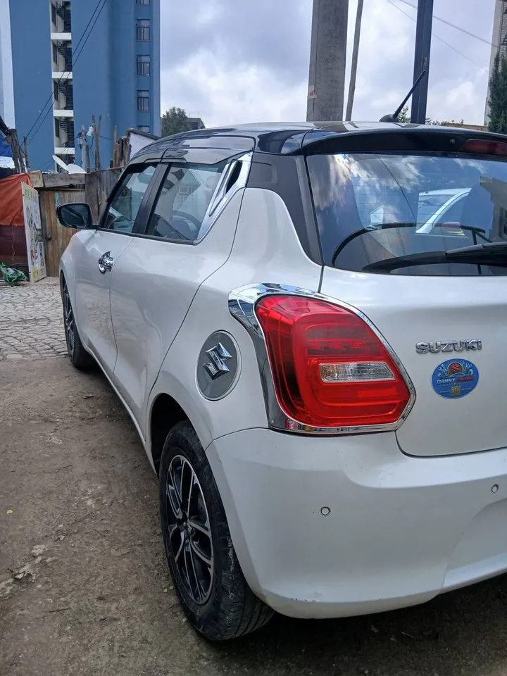 Suzuki Swift 2022 Automatic – photo 4