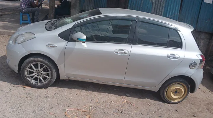 Toyota Yaris Compact 2006 – photo 5