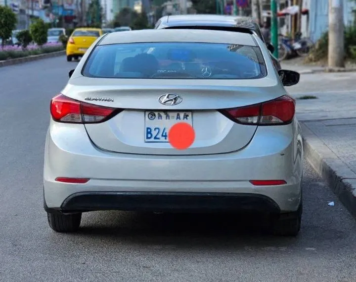 Hyundai Elantra 2015 Automatic – photo 5