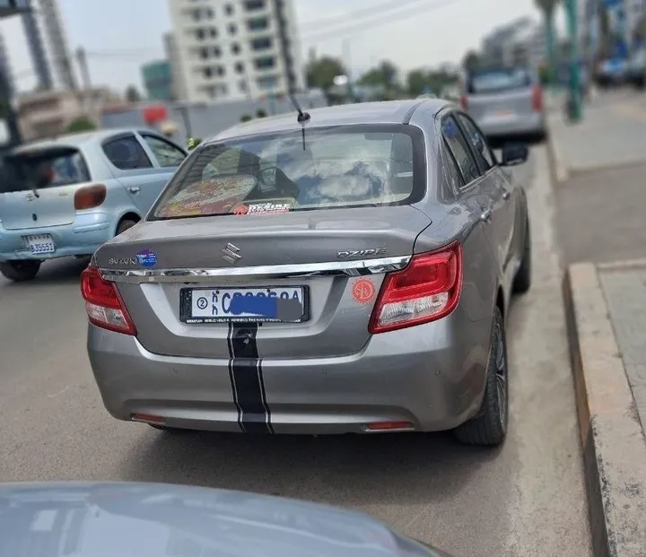 Suzuki Dzire 2022 Automatic – photo 4