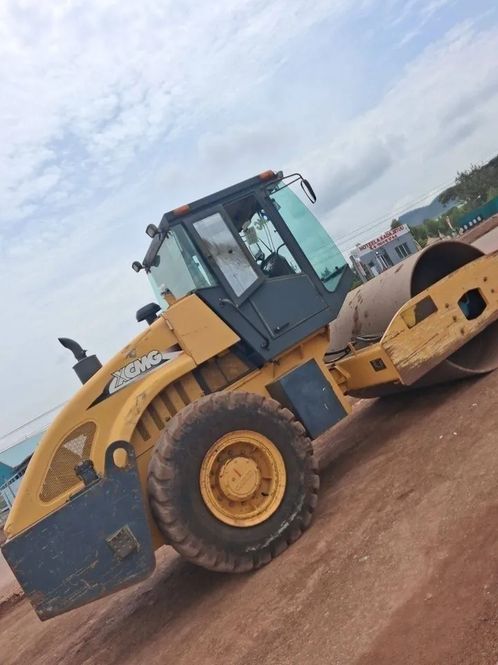 XCMG Single-Drum Soil Compactor Roller – photo 3