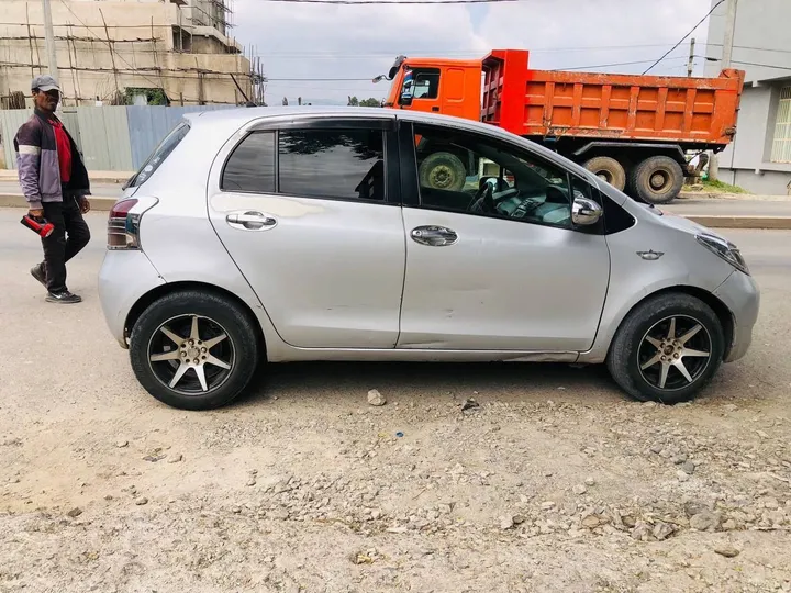 Toyota Yaris Compact 2006 – photo 4