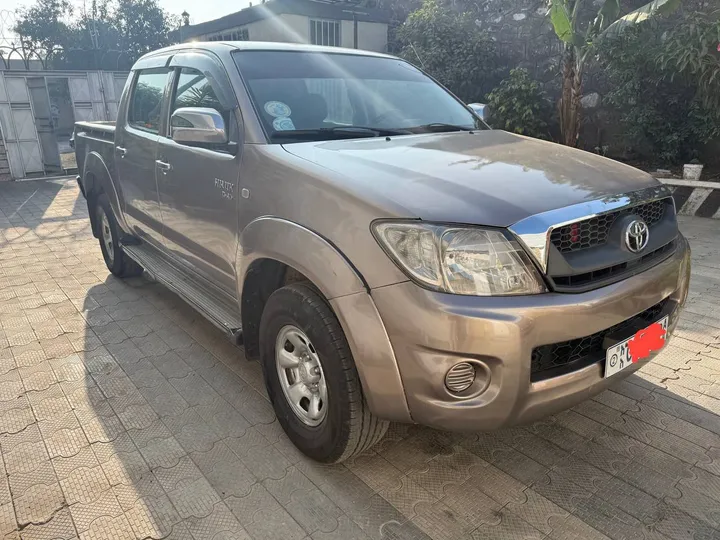 Toyota Hilux Double Cabin 2010 – photo 3
