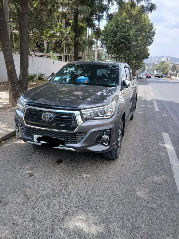 2019 Toyota Hilux Double-Cab Diesel – photo 3