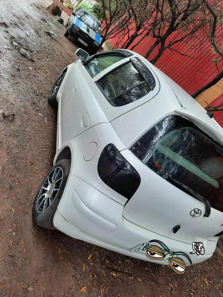Toyota Vitz 2004 Automatic – photo 3