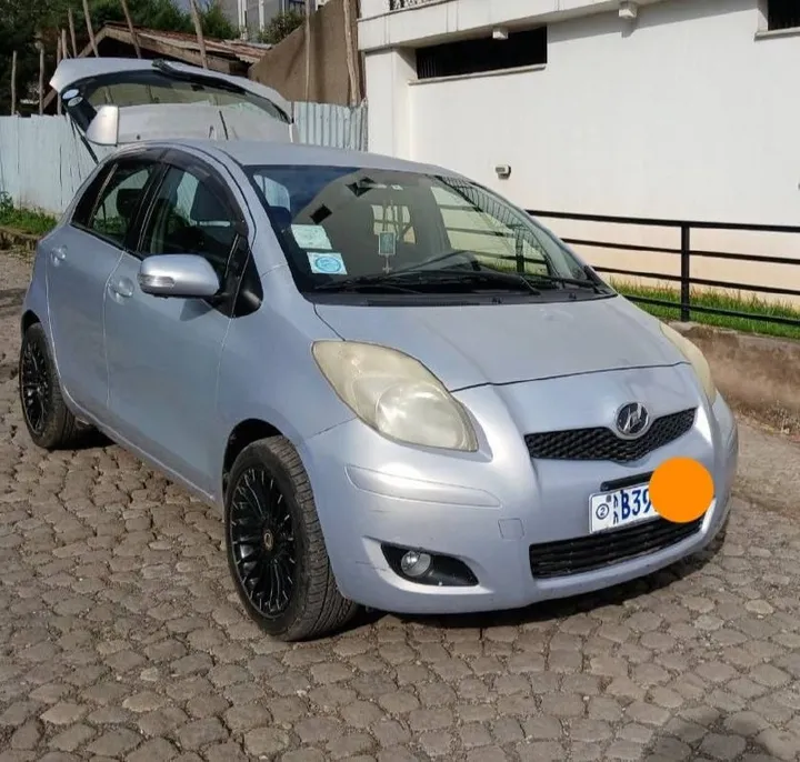 Toyota Yaris Compact 2010 – photo 9