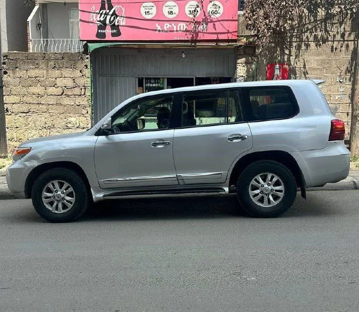 Toyota Land Cruiser G-XR V8 – photo 3