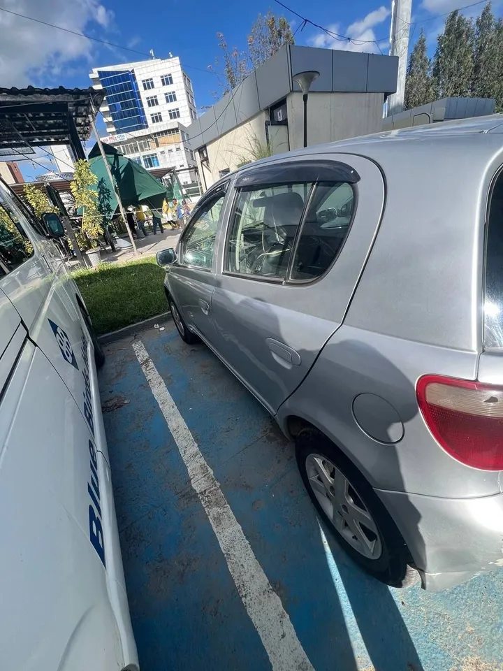 Toyota Vitz 2001 Automatic – photo 3
