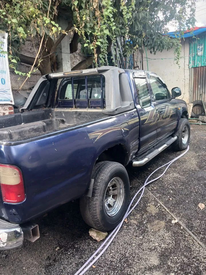 Toyota Hilux King Cab 2001 – photo 3