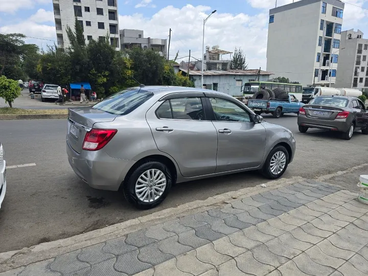 Suzuki Dzire 2022 Automatic – photo 4