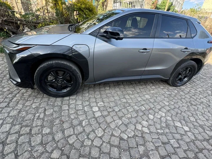 Toyota BZ4X 2024 SUV – photo 4