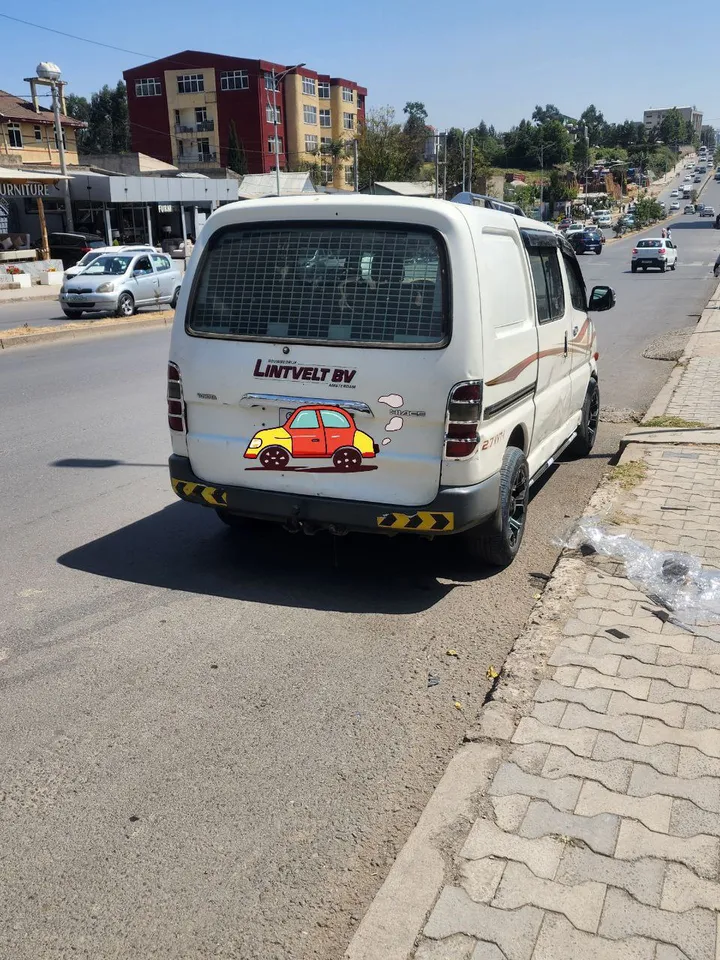 Toyota Dolphin 2002 Half Van – photo 4