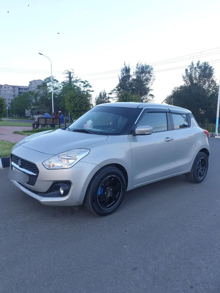 Suzuki Swift 2022 Automatic – photo 4