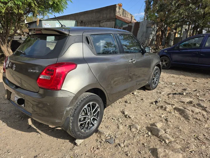 Suzuki Swift 2022 Automatic – photo 4